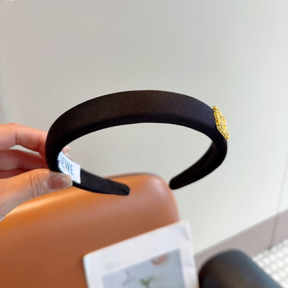 Loe's hot new sponge headband