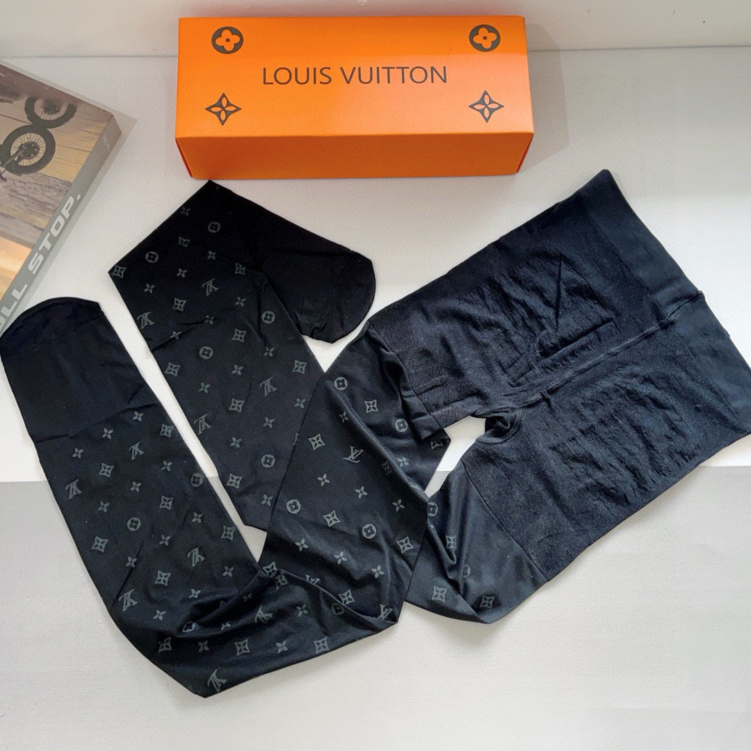 Louis letter print stockings