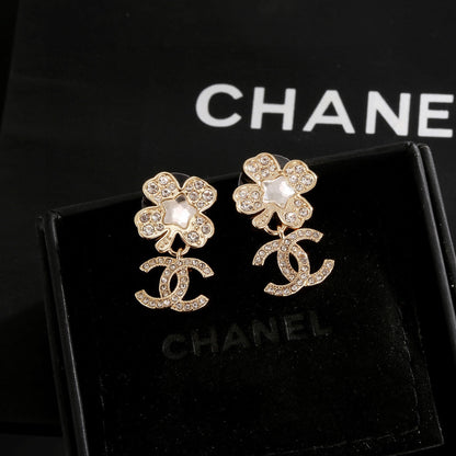 Chan New Four-leaf clover earrings