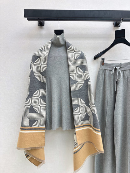 Herm NEW knitted suit