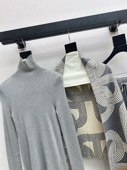 Herm NEW knitted suit