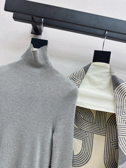 Herm NEW knitted suit